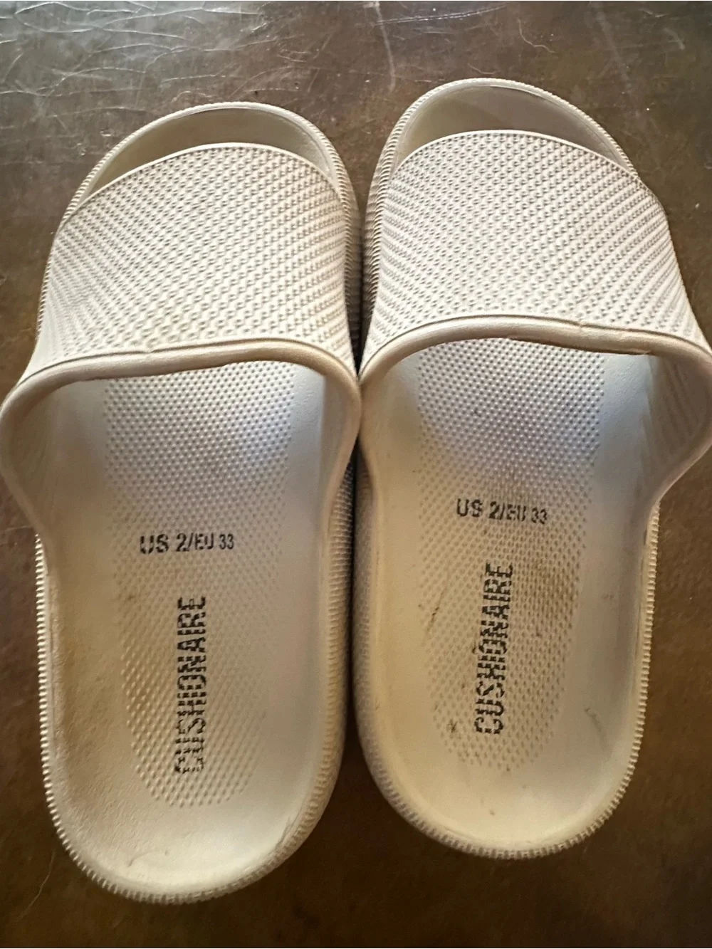Cushionaire Tan Slides size 2
